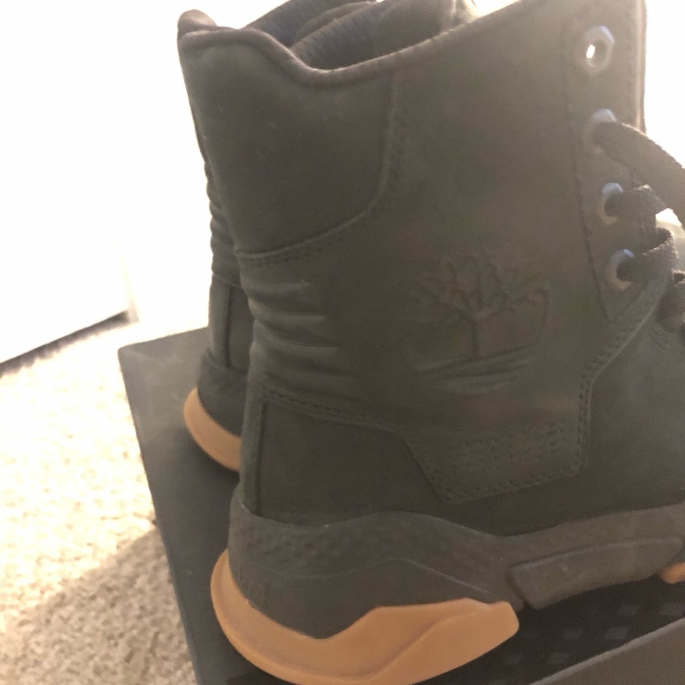 Timberlands - Picture 4 of 5